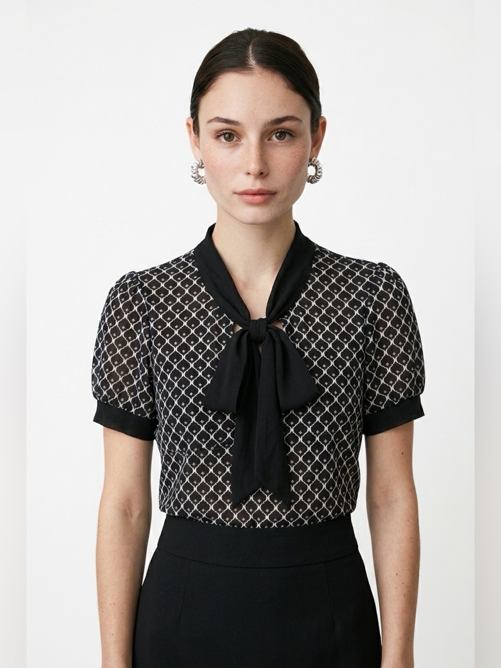 Mesh Tie-Neck Short Sleeve top